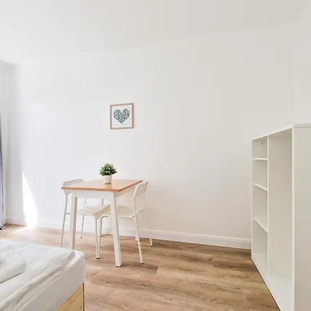 Tolstov - Monteurwohnungen - 3 Schlafzimmer - Küche - Balkon - Waschmaschine - 25 Min Zur Messe Dus Apartamento Heiligenhaus