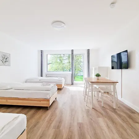 Raj Living - Monteurwohnungen - 3 Schlafzimmer - Kueche - Balkon - Waschmaschine - 25 Min Zur Messe Dus