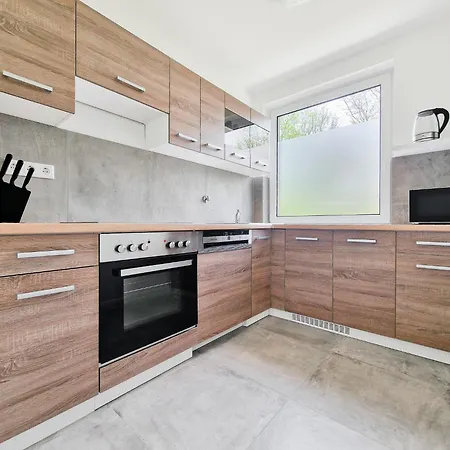 Raj Living - Monteurwohnungen - 3 Schlafzimmer - Kueche - Balkon - Waschmaschine - 25 Min Zur Messe Dus Apartment *