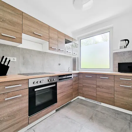 Raj Living - Monteurwohnungen - 3 Schlafzimmer - Kueche - Balkon - Waschmaschine - 25 Min Zur Messe Dus Apartment