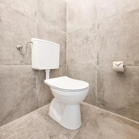 Tolstov - Monteurwohnungen - 3 Schlafzimmer - Kueche - Balkon - Waschmaschine Apartmán Heiligenhaus