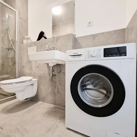 Tolstov - Monteurwohnungen - 3 Schlafzimmer - Kueche - Balkon - Waschmaschine Apartmán