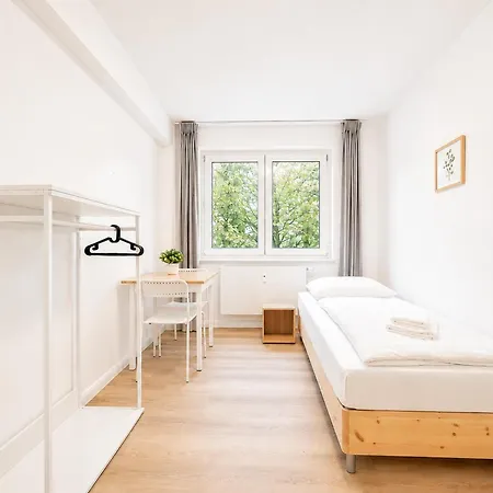 Tolstov - Monteurwohnungen Mit Balkon Und Waschmaschine