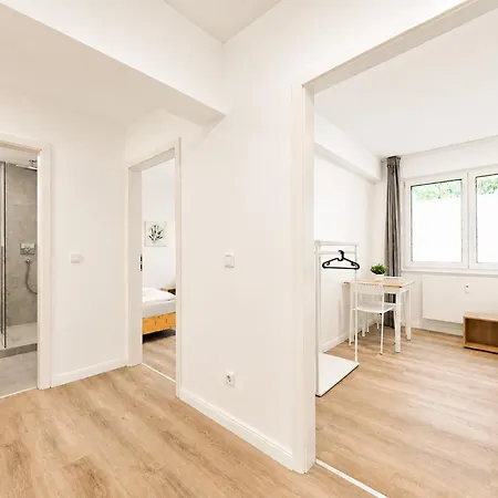 Tolstov - Monteurwohnungen Mit Balkon Und Waschmaschine Lägenhet