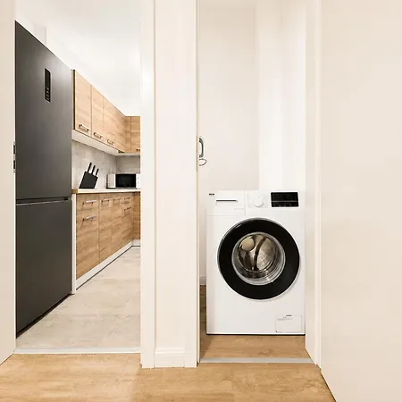 Apartament Tolstov - Monteurwohnungen Mit Balkon Und Waschmaschine