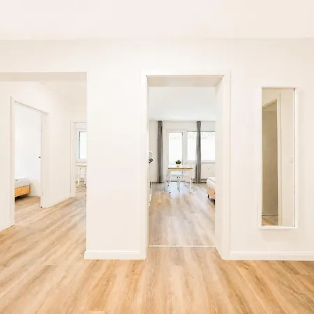 Apartament Tolstov - Monteurwohnungen Mit Balkon Und Waschmaschine Heiligenhaus