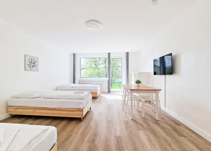 Tolstov - Monteurwohnungen - 3 Schlafzimmer - Kueche - Balkon - Waschmaschine - 25 Min Zur Messe Dus