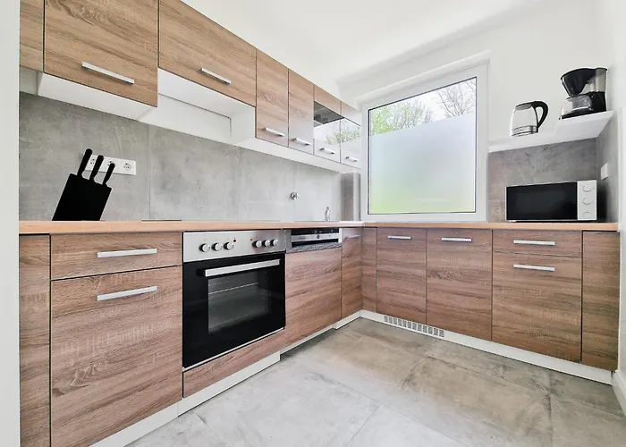 Tolstov - Monteurwohnungen - 3 Schlafzimmer - Kueche - Balkon - Waschmaschine - 25 Min Zur Messe Dus Lejlighed *