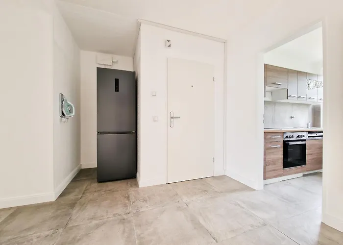 Tolstov - Monteurwohnungen - 3 Schlafzimmer - Kueche - Balkon - Waschmaschine - 25 Min Zur Messe Dus Lejlighed