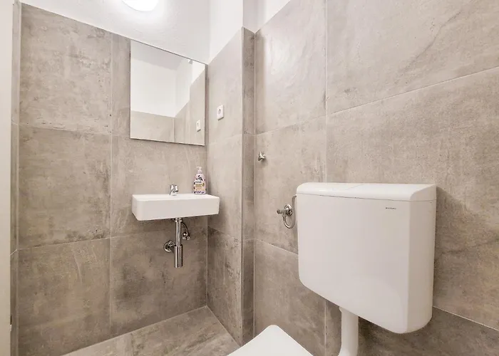 Lejlighed Tolstov - Monteurwohnungen - 3 Schlafzimmer - Kueche - Balkon - Waschmaschine - 25 Min Zur Messe Dus Heiligenhaus